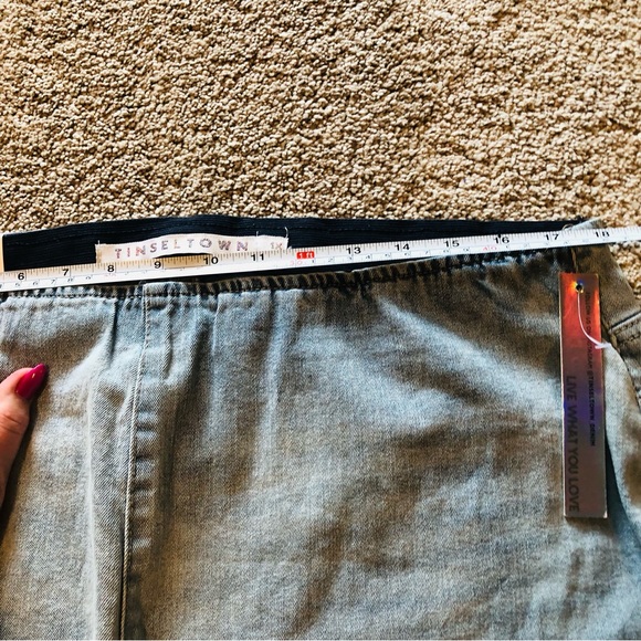 TINSELTOWN Plus Size 1X Light Wash Pull On Flare Hi Rise Jeans Split Hem - Picture 10 of 13